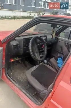 Красный Фольксваген Гольф, объемом двигателя 0 л и пробегом 300 тыс. км за 1200 $, фото 5 на Automoto.ua