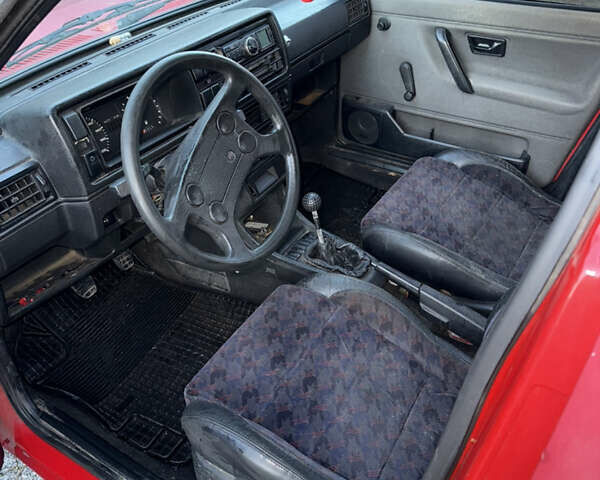 Красный Фольксваген Гольф, объемом двигателя 1.6 л и пробегом 178 тыс. км за 900 $, фото 7 на Automoto.ua