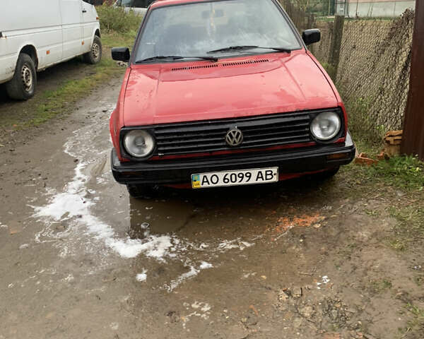 Красный Фольксваген Гольф, объемом двигателя 1.3 л и пробегом 350 тыс. км за 650 $, фото 1 на Automoto.ua