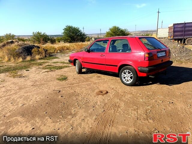 Червоний Фольксваген Гольф, об'ємом двигуна 1.6 л та пробігом 250 тис. км за 1700 $, фото 4 на Automoto.ua