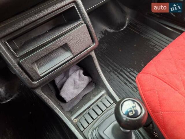 Червоний Фольксваген Гольф, об'ємом двигуна 1.6 л та пробігом 111 тис. км за 1100 $, фото 32 на Automoto.ua