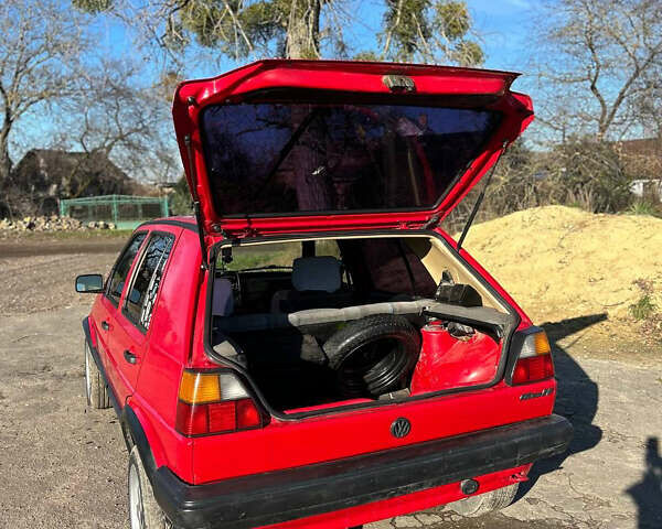 Красный Фольксваген Гольф, объемом двигателя 1.6 л и пробегом 352 тыс. км за 1999 $, фото 10 на Automoto.ua