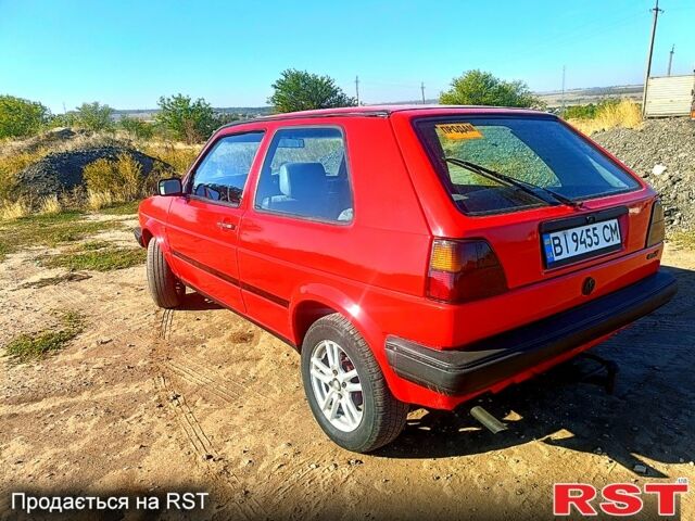 Червоний Фольксваген Гольф, об'ємом двигуна 1.6 л та пробігом 250 тис. км за 1700 $, фото 2 на Automoto.ua