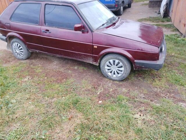 Красный Фольксваген Гольф, объемом двигателя 1.6 л и пробегом 220 тыс. км за 350 $, фото 1 на Automoto.ua