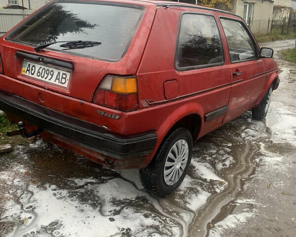 Красный Фольксваген Гольф, объемом двигателя 1.3 л и пробегом 350 тыс. км за 650 $, фото 2 на Automoto.ua