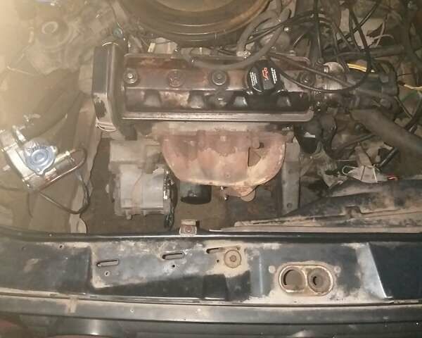 Червоний Фольксваген Гольф, об'ємом двигуна 1.27 л та пробігом 330 тис. км за 800 $, фото 2 на Automoto.ua