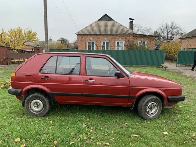 Красный Фольксваген Гольф, объемом двигателя 1.6 л и пробегом 13 тыс. км за 1750 $, фото 2 на Automoto.ua