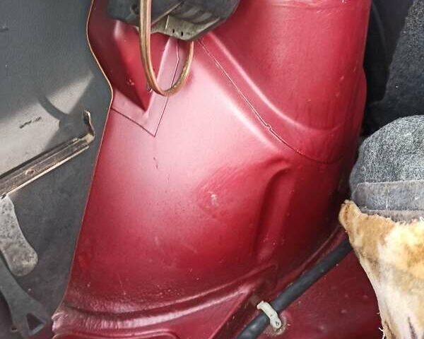 Червоний Фольксваген Гольф, об'ємом двигуна 1.27 л та пробігом 30 тис. км за 1500 $, фото 10 на Automoto.ua