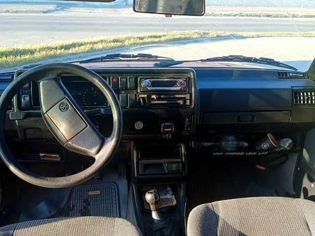 Красный Фольксваген Гольф, объемом двигателя 1.3 л и пробегом 280 тыс. км за 1300 $, фото 1 на Automoto.ua