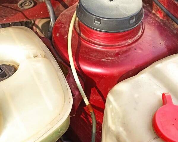 Червоний Фольксваген Гольф, об'ємом двигуна 1.27 л та пробігом 30 тис. км за 1500 $, фото 8 на Automoto.ua