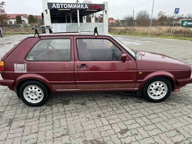 Красный Фольксваген Гольф, объемом двигателя 1.6 л и пробегом 290 тыс. км за 1200 $, фото 5 на Automoto.ua