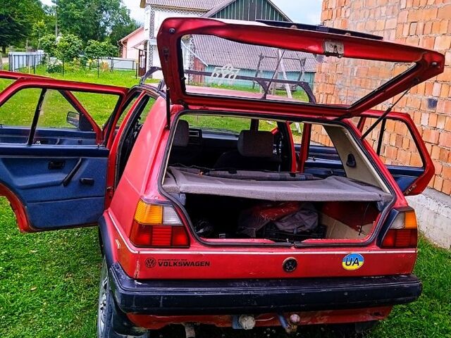 Червоний Фольксваген Гольф, об'ємом двигуна 1.3 л та пробігом 370 тис. км за 2000 $, фото 4 на Automoto.ua