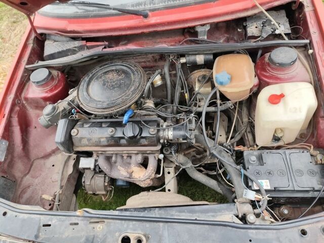 Червоний Фольксваген Гольф, об'ємом двигуна 1.3 л та пробігом 250 тис. км за 800 $, фото 1 на Automoto.ua