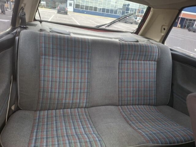 Красный Фольксваген Гольф, объемом двигателя 1.3 л и пробегом 310 тыс. км за 1500 $, фото 17 на Automoto.ua