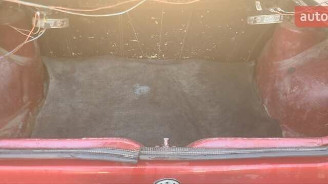 Красный Фольксваген Гольф, объемом двигателя 1.27 л и пробегом 277 тыс. км за 1400 $, фото 8 на Automoto.ua