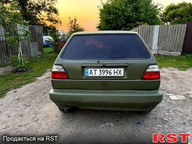 Красный Фольксваген Гольф, объемом двигателя 1.8 л и пробегом 100 тыс. км за 1150 $, фото 2 на Automoto.ua