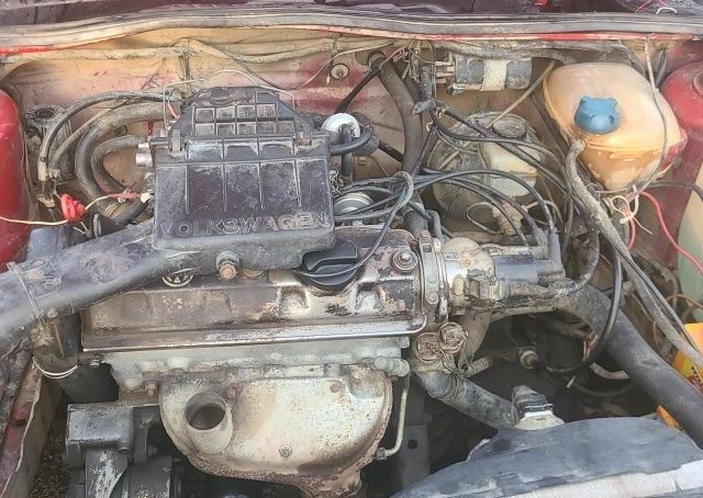 Красный Фольксваген Гольф, объемом двигателя 1.3 л и пробегом 270 тыс. км за 1450 $, фото 4 на Automoto.ua