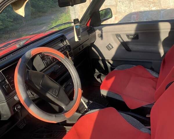 Червоний Фольксваген Гольф, об'ємом двигуна 1.59 л та пробігом 20 тис. км за 1500 $, фото 4 на Automoto.ua