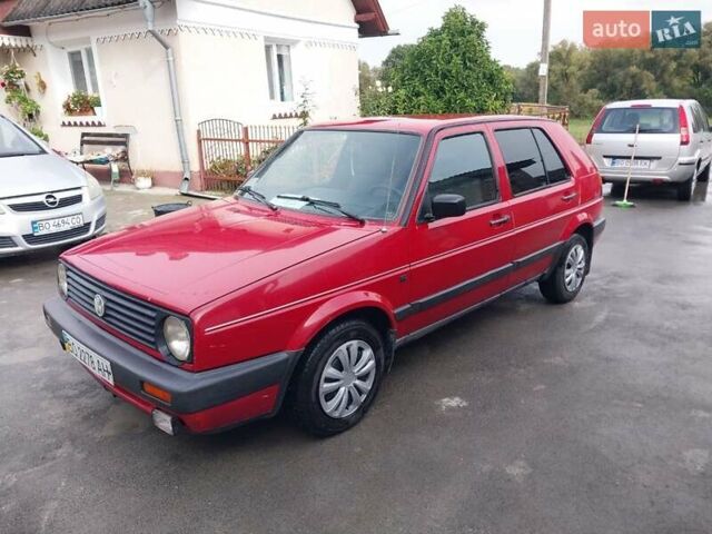 Красный Фольксваген Гольф, объемом двигателя 1.27 л и пробегом 438 тыс. км за 1700 $, фото 1 на Automoto.ua