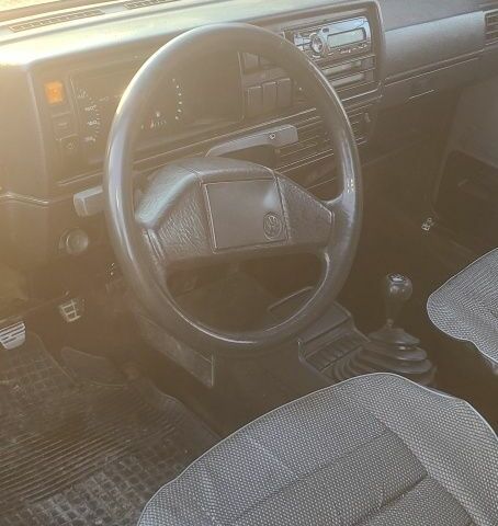 Красный Фольксваген Гольф, объемом двигателя 1.3 л и пробегом 270 тыс. км за 1450 $, фото 7 на Automoto.ua