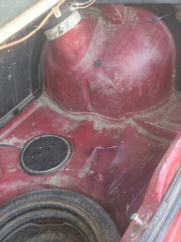 Красный Фольксваген Гольф, объемом двигателя 1.27 л и пробегом 277 тыс. км за 1400 $, фото 6 на Automoto.ua