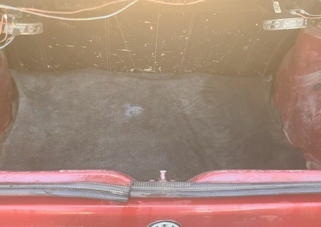 Красный Фольксваген Гольф, объемом двигателя 1.3 л и пробегом 270 тыс. км за 1450 $, фото 11 на Automoto.ua