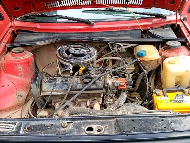 Червоний Фольксваген Гольф, об'ємом двигуна 1.3 л та пробігом 370 тис. км за 2000 $, фото 6 на Automoto.ua