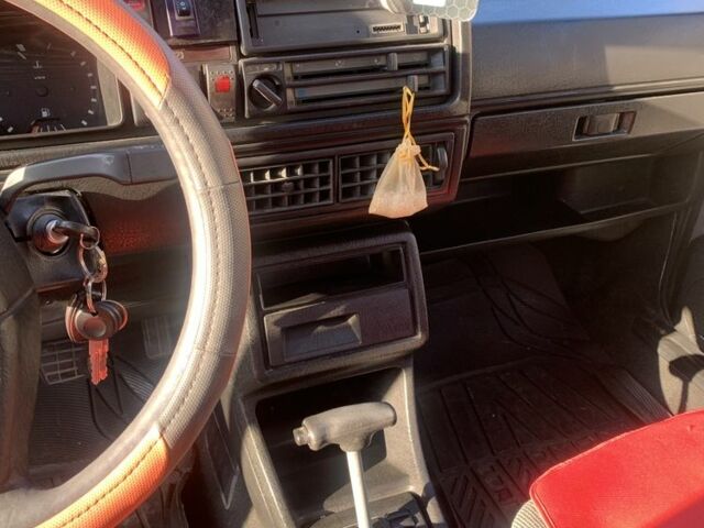 Червоний Фольксваген Гольф, об'ємом двигуна 1.6 л та пробігом 3 тис. км за 1187 $, фото 4 на Automoto.ua