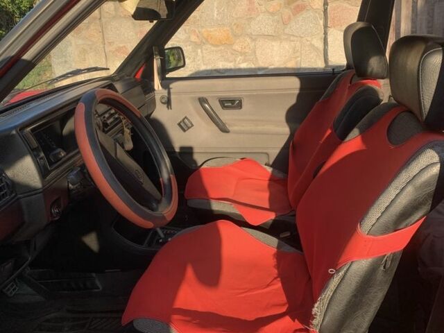 Червоний Фольксваген Гольф, об'ємом двигуна 1.6 л та пробігом 3 тис. км за 1187 $, фото 2 на Automoto.ua