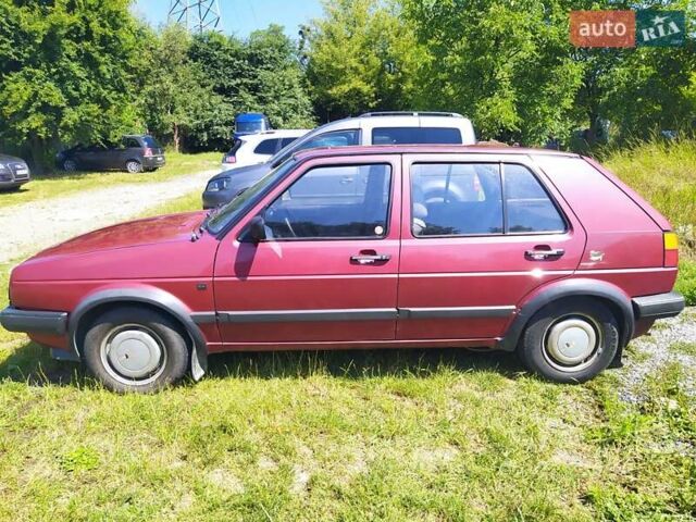 Красный Фольксваген Гольф, объемом двигателя 1.6 л и пробегом 297 тыс. км за 2000 $, фото 3 на Automoto.ua