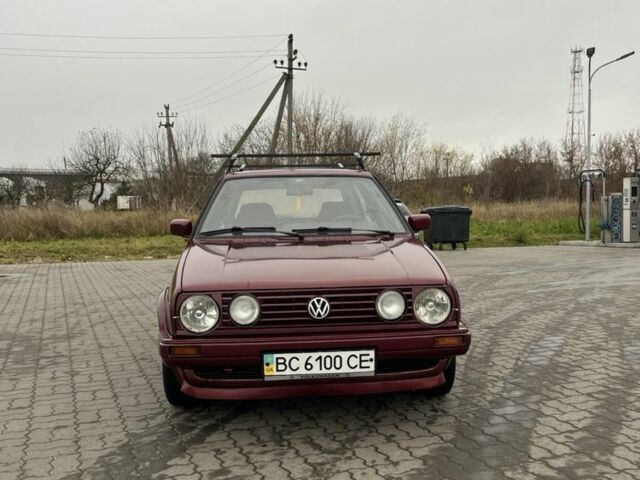 Красный Фольксваген Гольф, объемом двигателя 1.6 л и пробегом 290 тыс. км за 1200 $, фото 1 на Automoto.ua