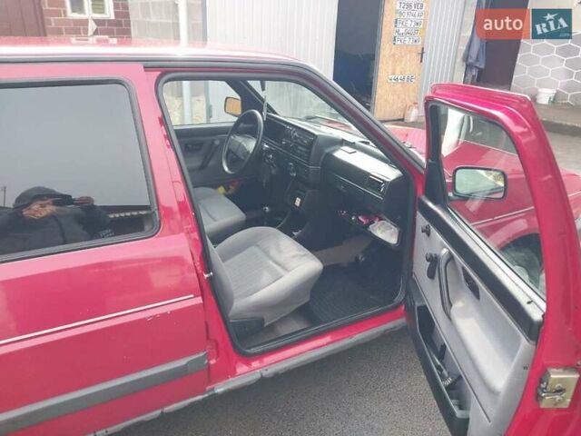 Красный Фольксваген Гольф, объемом двигателя 1.27 л и пробегом 438 тыс. км за 1700 $, фото 7 на Automoto.ua