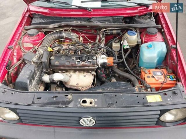 Красный Фольксваген Гольф, объемом двигателя 1.27 л и пробегом 438 тыс. км за 1700 $, фото 4 на Automoto.ua