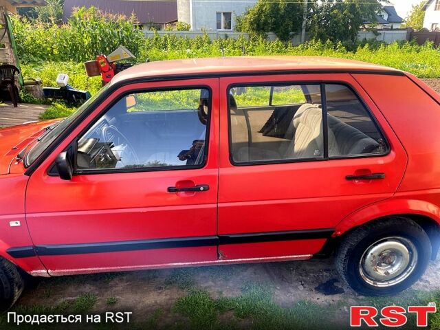 Красный Фольксваген Гольф, объемом двигателя 1.6 л и пробегом 0 тыс. км за 1300 $, фото 1 на Automoto.ua