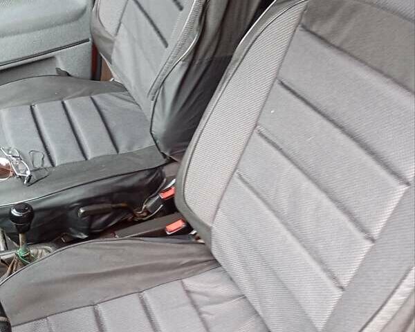 Червоний Фольксваген Гольф, об'ємом двигуна 1.59 л та пробігом 200 тис. км за 1800 $, фото 11 на Automoto.ua