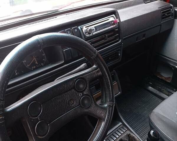 Червоний Фольксваген Гольф, об'ємом двигуна 1.59 л та пробігом 200 тис. км за 1800 $, фото 3 на Automoto.ua