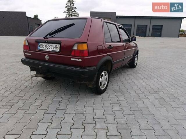 Красный Фольксваген Гольф, объемом двигателя 1.8 л и пробегом 333 тыс. км за 1599 $, фото 7 на Automoto.ua