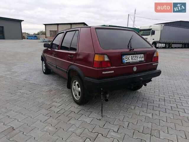 Красный Фольксваген Гольф, объемом двигателя 1.8 л и пробегом 333 тыс. км за 1599 $, фото 6 на Automoto.ua