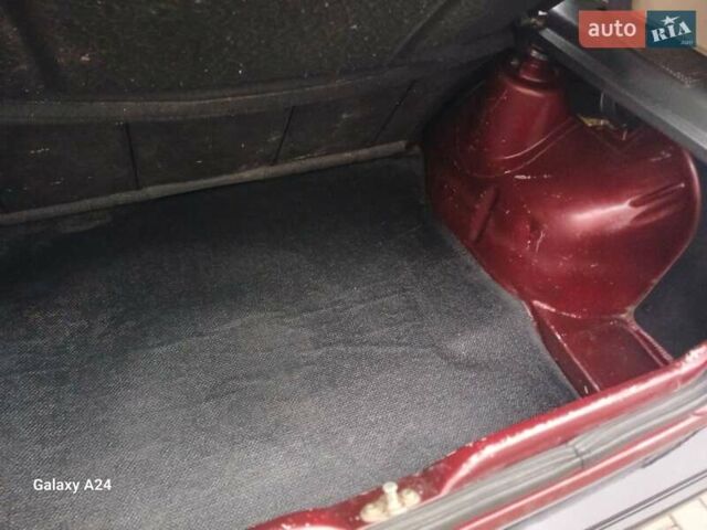 Червоний Фольксваген Гольф, об'ємом двигуна 1.3 л та пробігом 190 тис. км за 1650 $, фото 20 на Automoto.ua