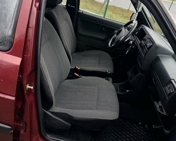 Червоний Фольксваген Гольф, об'ємом двигуна 1.3 л та пробігом 190 тис. км за 1650 $, фото 14 на Automoto.ua