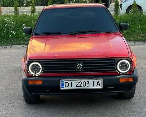 Красный Фольксваген Гольф, объемом двигателя 1.6 л и пробегом 248 тыс. км за 2150 $, фото 2 на Automoto.ua