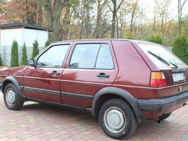 Червоний Фольксваген Гольф, об'ємом двигуна 1.3 л та пробігом 187 тис. км за 1650 $, фото 5 на Automoto.ua