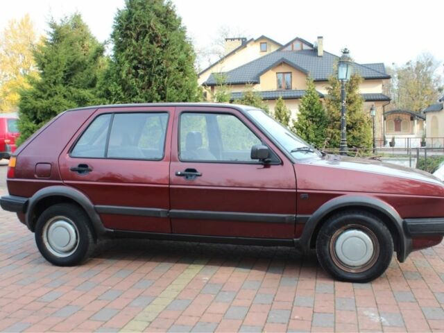 Червоний Фольксваген Гольф, об'ємом двигуна 1.3 л та пробігом 187 тис. км за 1650 $, фото 2 на Automoto.ua