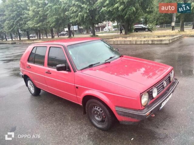 Красный Фольксваген Гольф, объемом двигателя 1.6 л и пробегом 319 тыс. км за 2500 $, фото 1 на Automoto.ua