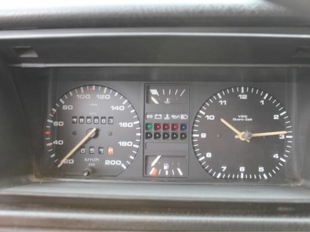 Червоний Фольксваген Гольф, об'ємом двигуна 1.3 л та пробігом 187 тис. км за 1650 $, фото 16 на Automoto.ua