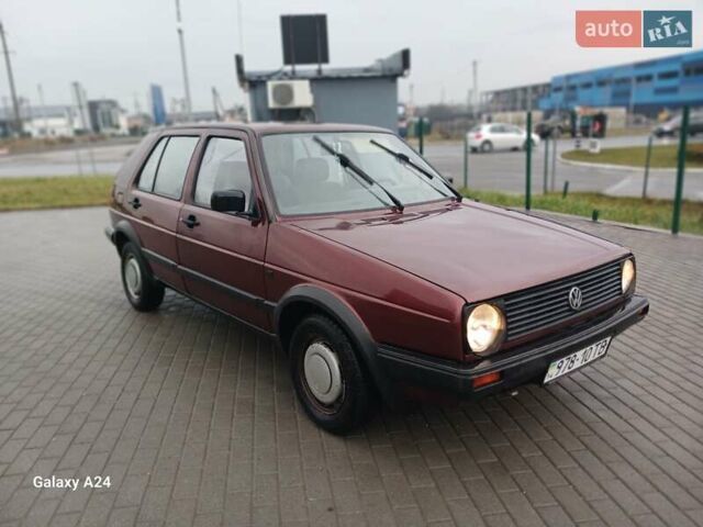 Червоний Фольксваген Гольф, об'ємом двигуна 1.3 л та пробігом 190 тис. км за 1650 $, фото 3 на Automoto.ua