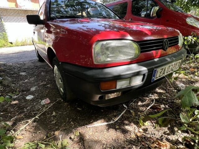Червоний Фольксваген Гольф, об'ємом двигуна 1.9 л та пробігом 300 тис. км за 1950 $, фото 1 на Automoto.ua