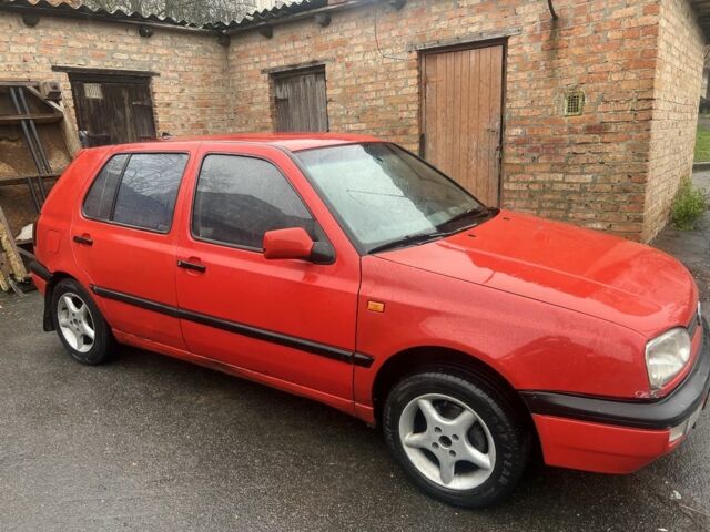 Червоний Фольксваген Гольф, об'ємом двигуна 2 л та пробігом 300 тис. км за 2200 $, фото 2 на Automoto.ua