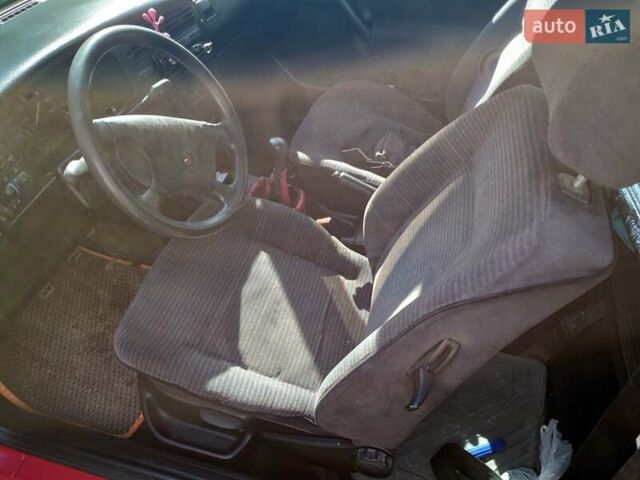 Красный Фольксваген Гольф, объемом двигателя 1.78 л и пробегом 192 тыс. км за 2000 $, фото 14 на Automoto.ua