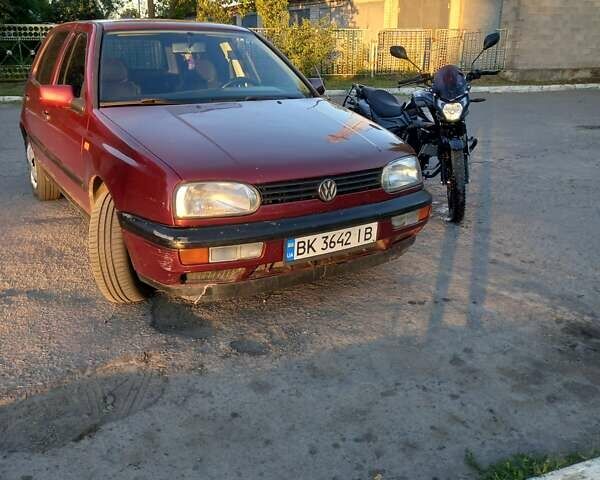 Красный Фольксваген Гольф, объемом двигателя 1.78 л и пробегом 400 тыс. км за 2000 $, фото 8 на Automoto.ua
